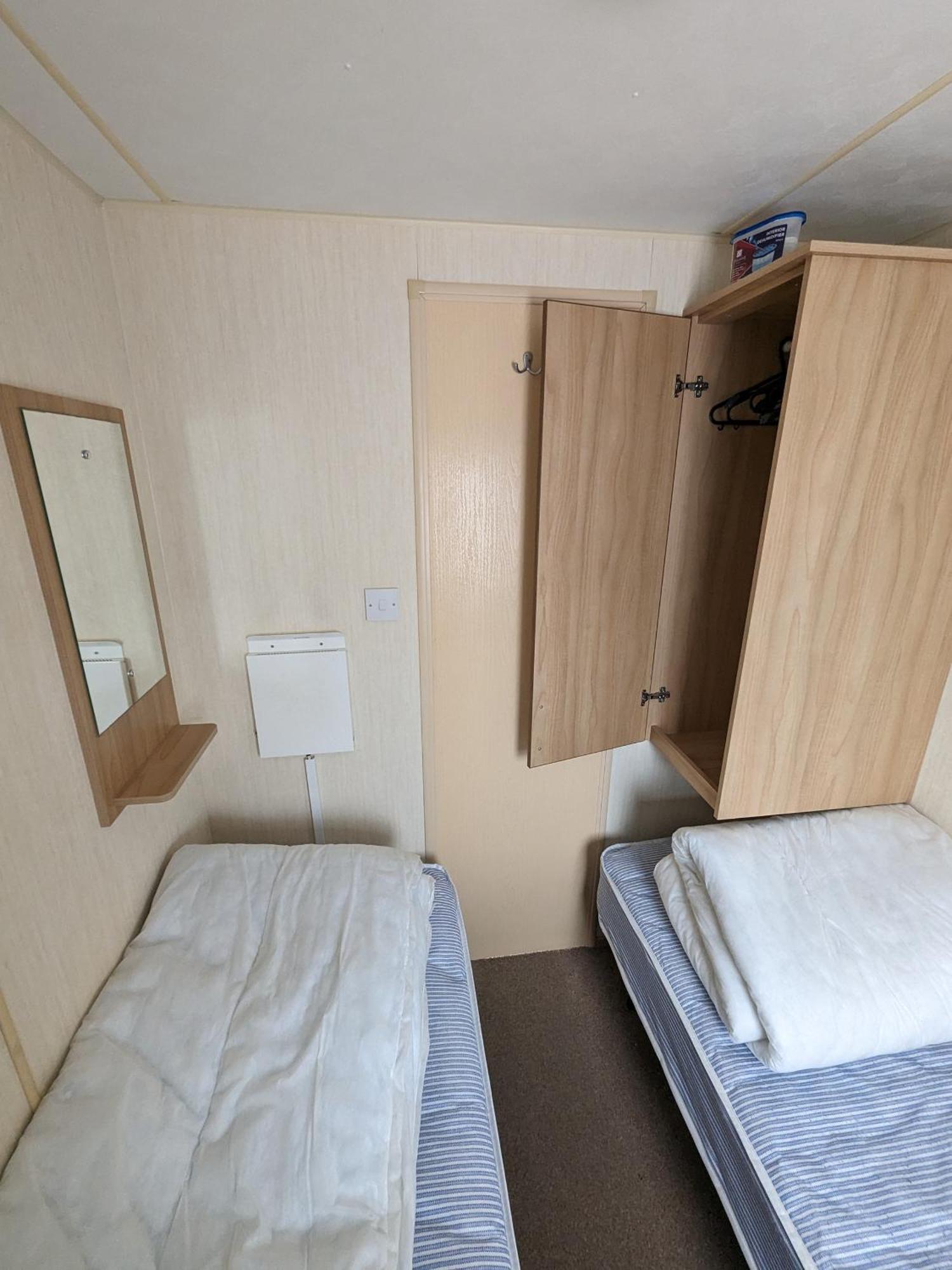 3 Bedroom Caravan, Sleeps 8 Lyons Lido Beach Prestatyn Exterior photo